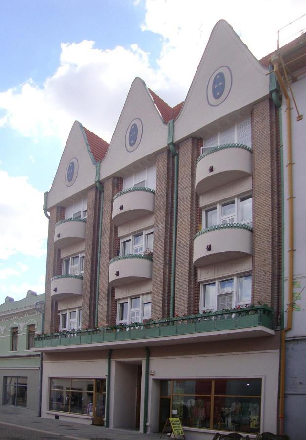 אורדאה Art Nouveau Apartment Ultracentral מראה חיצוני תמונה